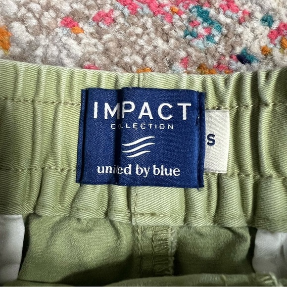 United by Blue Organic Cotton Pull On Rolled Cuff Olive Green Poplin Shorts - Picture 2 of 10